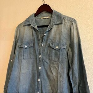 Ellison Chambray Light Denim Button Down Shirt Size Medium